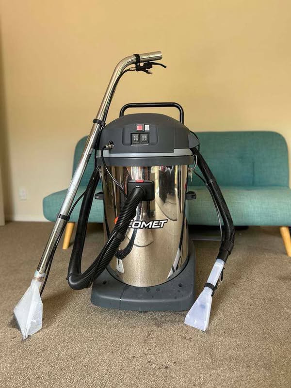 COMET COMMERCIAL CARPET CLEANER
